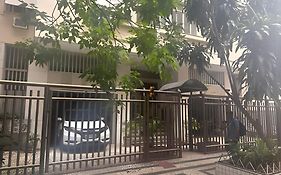 Apto Luxuoso, 50 Mts da Praia em Copacabana para 6